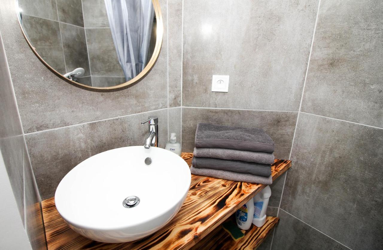 Charmant T2 En Coeur De Ville - 2 Lits + Lit Bebe - Wifi - Imprimante Carcassonne Ngoại thất bức ảnh